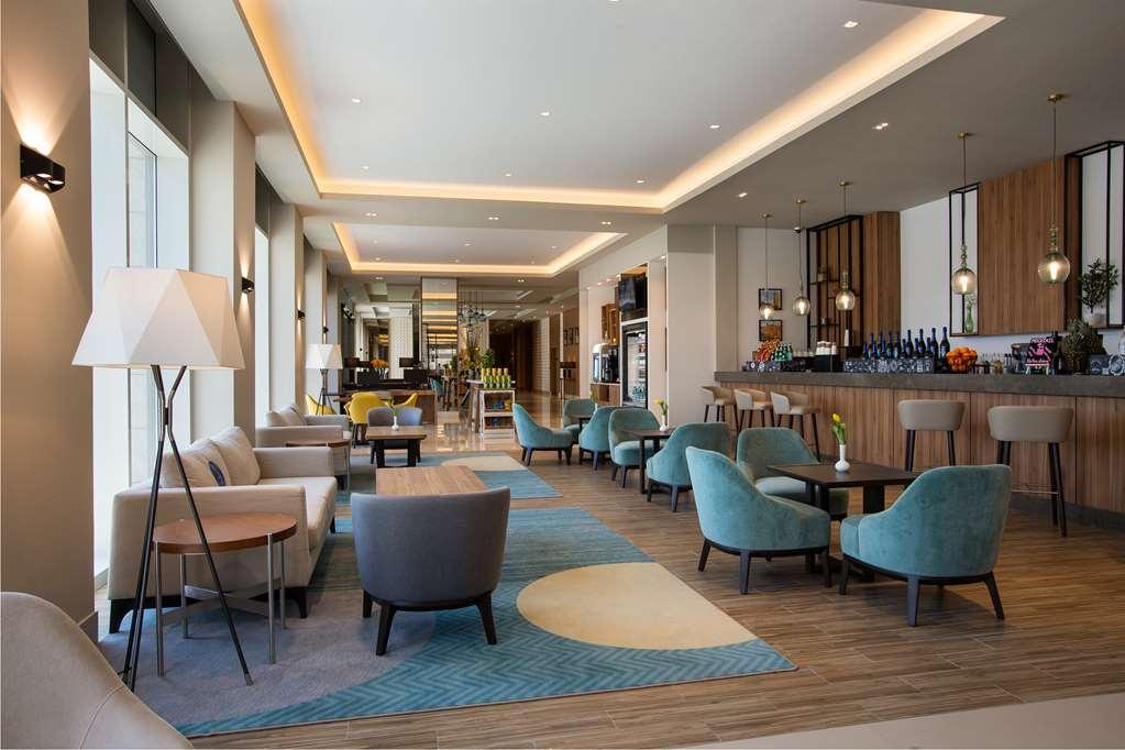 Hilton Garden Inn Riyadh Financial District Restoran gambar